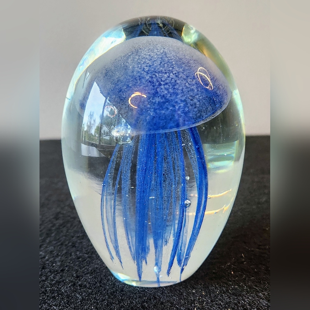 Dynasty Gallery Hand Blown Blue Jellyfish Glass Paperweight Approx 3.5" T x 3" W